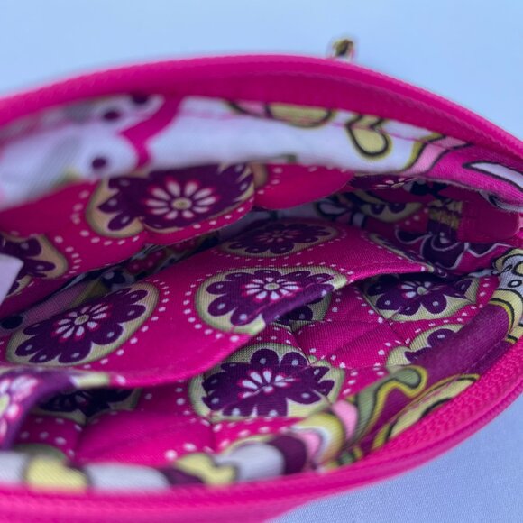 Vera Bradley Wristlet Very Berry Paisley - Picture 5 of 6